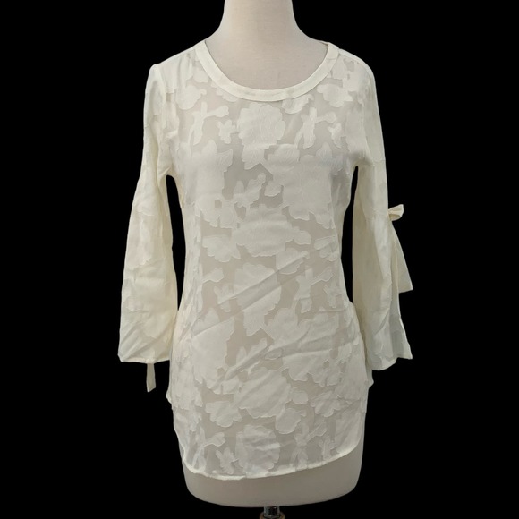 NWT Van Heusen 3/4" Tie V-Sleeve Semi-Sheer Ivory Lace Floral Blouse Size XS - Picture 1 of 10